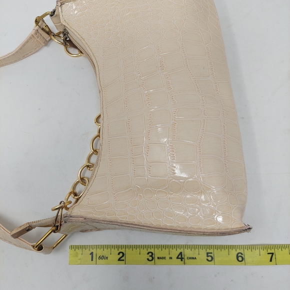 Cream Croc Embossed Patent Leather Gold Chain Accent Baguette Shoulder Bag Retro - Picture 6 of 10